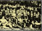 13. Ιδρυτικά Μέλη του «Ορφέα», με τον πρώτο πρόεδρο Κωνσταντίνο Τενεκετζή στο κέντρο, φθινόπωρο 1905